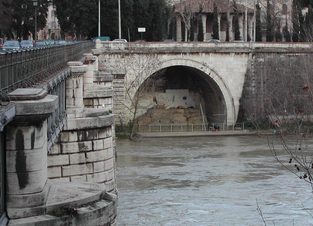 Una alcantarilla construida en la antigua Roma.  