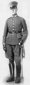 Allende asepalveluksessa, 1925  