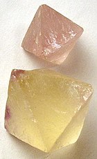 Fluoriittikiteet, fluorin "malmi".  