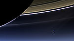 Terra e Luna (in basso a destra) da Saturno (Cassini; luglio 2013)