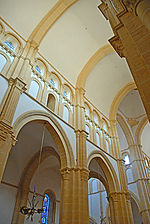 Sacré-Cœur (from 1090) in Paray-le-Monial: ­barrel and groin vault ­pointed, round arched windows