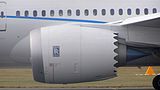 Ένας κινητήρας Rolls-Royce Trent-1000 που δείχνει τα σημάδια της εξάτμισης