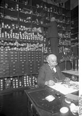 Pawnshop in Berlin (1931)