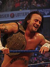 Punk po udanej obronie swoich Mistrzostw Świata w wadze ciężkiej na SummerSlam