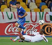 Young (derecha) jugando con Inglaterra en la Eurocopa 2012  