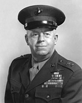 Oberstløjtnant Merritt A. Edson (her fotograferet som generalmajor), der ledede marineinfanteristerne i slaget ved Edson's Ridge  