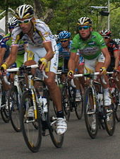 George Hincapie e Mark Cavendish in maglia verde durante la terza tappa del Tour de France 2009