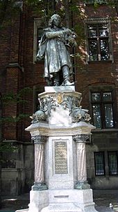 Monument to Nicolaus Copernicus in front of the Collegium Novum of the University of Krakow