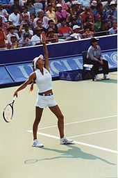 Kournikova serverer