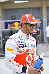 Lewis Hamilton - na snímku z Velké ceny Bahrajnu 2012 - opustil McLaren a v roce 2013 se připojil k továrnímu týmu Mercedes.  