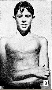 A los 14 años, nadó el mejor tiempo, nadando desde cero, en la carrera de handicap "Swim through Bassendean", el 27 de enero de 1945.  