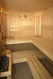 All'interno di una moderna sauna finlandese
