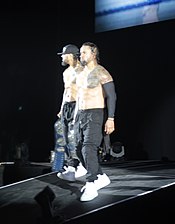 The Usos (fra venstre til højre Jimmy og Jey Uso)  