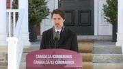 Přehrávání médií Premiér Justin Trudeau hovoří o útocích, při kterých v Novém Skotsku zemřelo 23 lidí.  