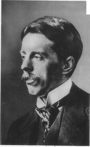 Arnold Bennett , novelista británico  