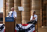 Biden hace campaña con el entonces senador Barack Obama en 2008  