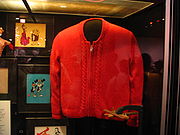 Rogers' berühmter roter Pullover im Smithsonian in Washington, D.C.