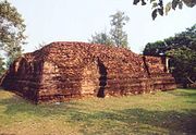 Wat Khlong, největší zřícenina Khu Bua  