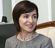 El 15 de noviembre, la ex primera ministra Maia Sandu es elegida la primera mujer presidenta del país, derrotando al titular Igor Dodon
