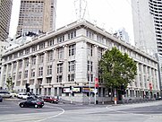 Stará budova Herald and Weekly Times na Flinders Street.