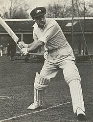 O grande Don Bradman (Austrália) na prática, anos 1930/1940. Sua média de batimentos é a melhor de todos os tempos.