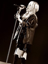 Taeyeon vystupuje na hudebním festivalu KBS 30. prosince 2015