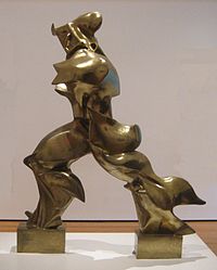 Umberto Boccioni, Jedinečné formy kontinuity v prostoru (1913). Toto dílo je uvedeno na současné italské dvaceticentové eurominci.
