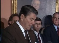 Medien abspielen Reagans Bemerkungen über den Immigration Reform and Control Act, November 1986