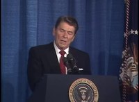 Medien abspielen Präsident Reagan reagiert auf die AIDS-Epidemie gegenüber einer Anti-AIDS-Forschungsgruppe
