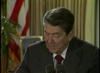 Medien abspielen Reagans Antwort auf die erste Version des Anti-Apartheid-Gesetzes, Oktober 1985