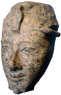 Amenhotep II:n pää graniitista. Brooklyn Museum.  