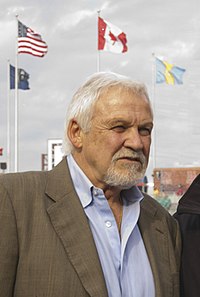 Bernie Parent, kétszeres győztes és az első játékos, aki egymás után nyerte el a díjat.