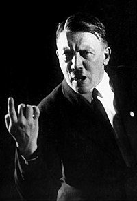 Adolf Hitler parlant en 1932.