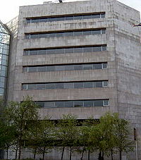 Uno degli uffici civici (soprannominati "Bunkers"). La Dublin Corporation li costruì in modo controverso su quello che era stato uno dei siti vichinghi meglio conservati al mondo, a Wood Quay. Robinson diede supporto legale ai leader della campagna senza successo per salvare il sito.