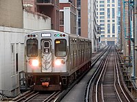 CTAグリーンラインの"L"駅の列車