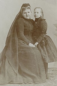 Emma und Wilhelmina in Trauer (1890).