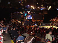 Različni slogi oddaje SmackDown! "pesti in ogledala" so se uporabljali od 16. avgusta 2001 do 18. januarja 2008.