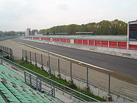 Новый питбокс в Имоле, фото сделано 15/4/2008 г.