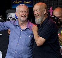 Corbyn med Michael Eavis på Glastonbury Festival 2017  