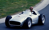 Karl Kling al volante della Mercedes-Benz W196 al Nürburgring