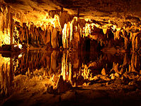 Svajonių ežeras, esantis Luray Caverns viduje