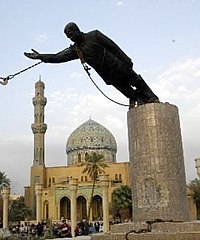 Kuulus Saddam Husseini kuju, mille USA väed kukutasid maha.