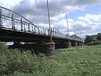 Un puente de hierro