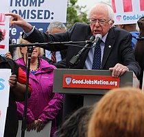 Sanders numa luta por $15 Rallys de salário mínimo em Washington, D.C. em Abril de 2017