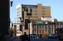 Clădirea Sterchi Lofts, fostul magazin de mobilă Sterchi Brothers Furniture, cea mai proeminentă clădire de pe "100 Block" din Knoxville.