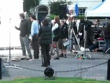 Riproduci media Doctor Who che filma, con Matt Smith nel ruolo dell'undicesimo dottore, e Karen Gillan nel ruolo di Amy Pond