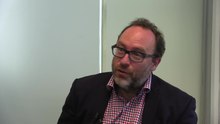 Redare media Jimmy Wales spune că Badawi ar trebui să fie eliberat din închisoare.