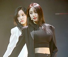 Park con su compañero de T-ara Hyomin en 2017 &nbsp;