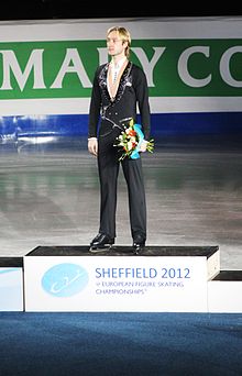 Plushenko under medaljeceremonien for mænd ved de europæiske mesterskaber i kunstskøjteløb 2012.