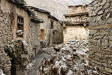 Camouflage through camouflage clothing in the military
